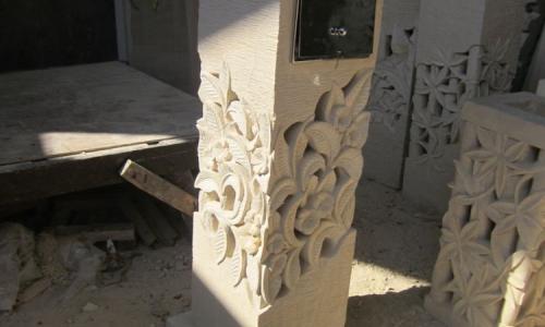 Stone Garden Lantern Sculptures